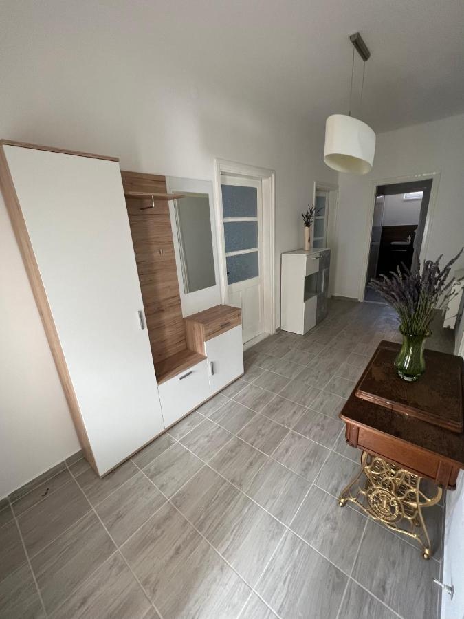Aranylak Vendeghaz Apartment *